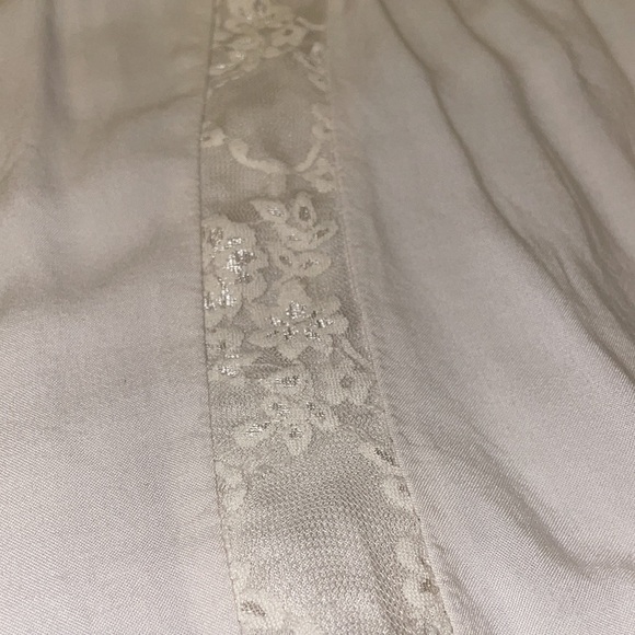 Women’s Wrapper Lace and Floral Inset Blouse Top - Picture 6 of 13